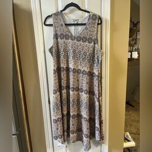 ONE WORLD Size XXL Midi Floral Sleeveless Dress W/ Lace Detail Asymmetrical Hem